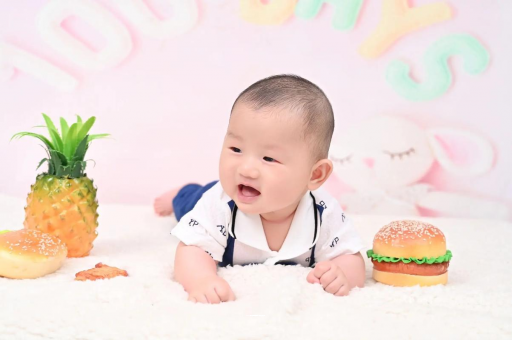 焦作宝宝在妈妈肚子里
